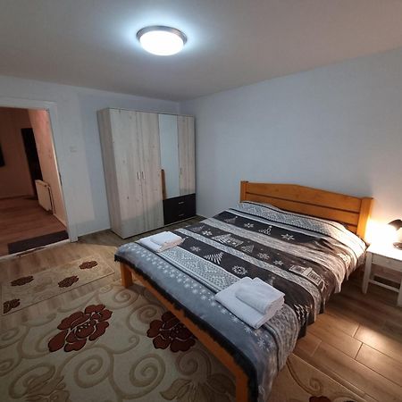 R Castle - 2 Room Apartment Brasov Exterior photo
