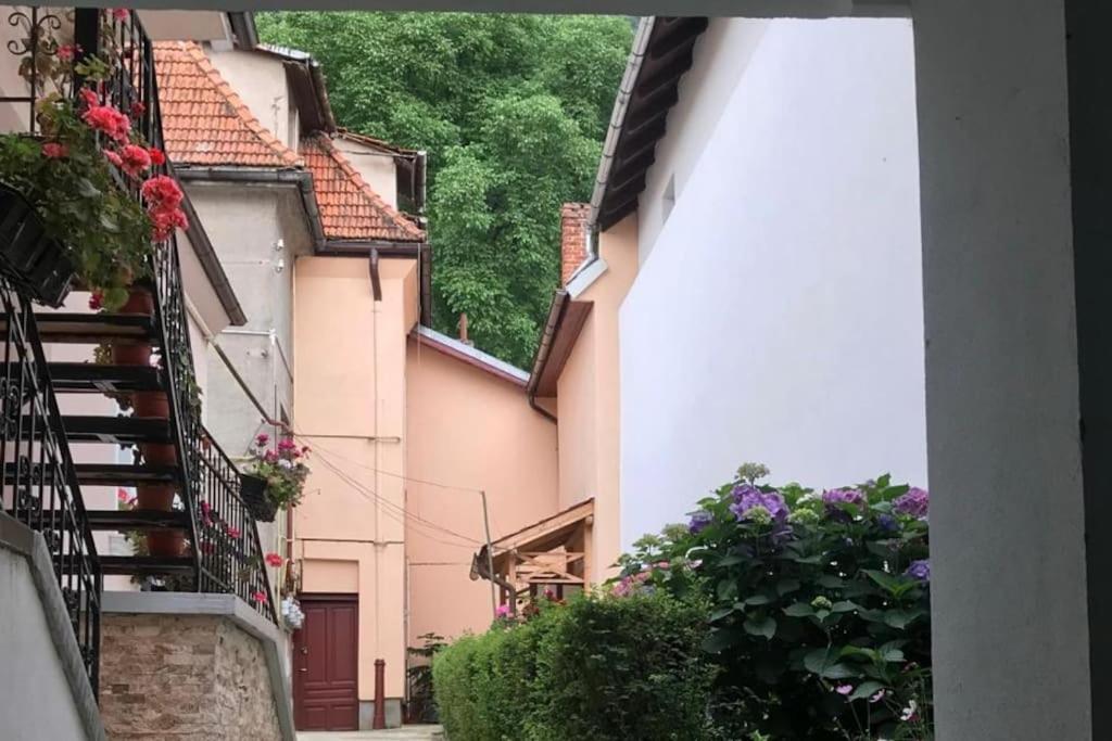 R Castle - 2 Room Apartment Brasov Exterior photo